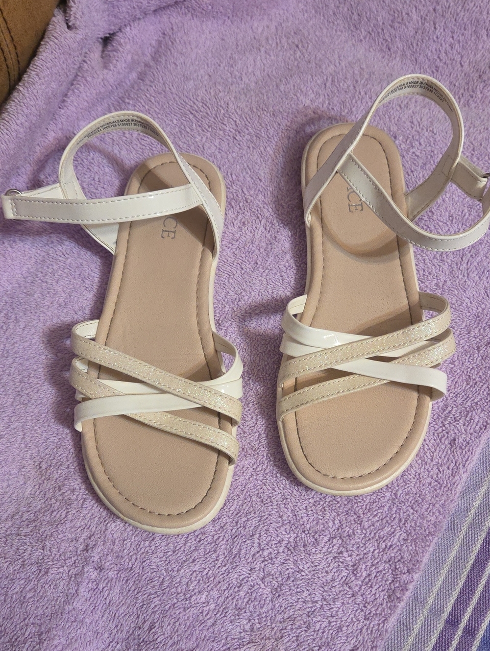 Childrens Place Girls Sandals White /Sparkly Size 3